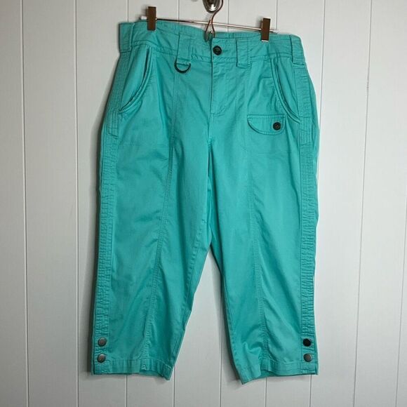 Style & Co Womens Size 8 Capri Pants Green Button Details Pockets Stretch - Picture 1 of 14